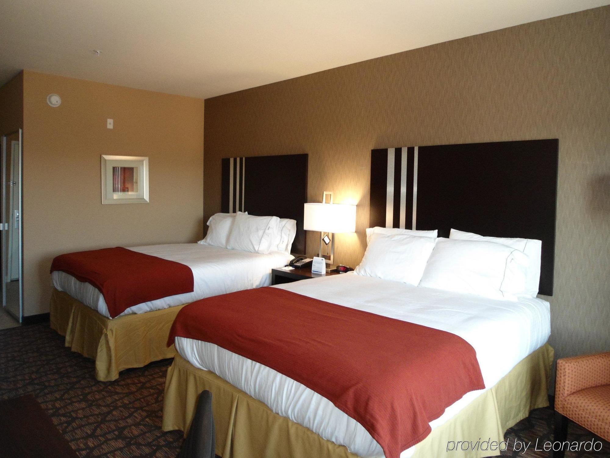 Holiday Inn Express And Suites Alpine By Ihg Номер фото