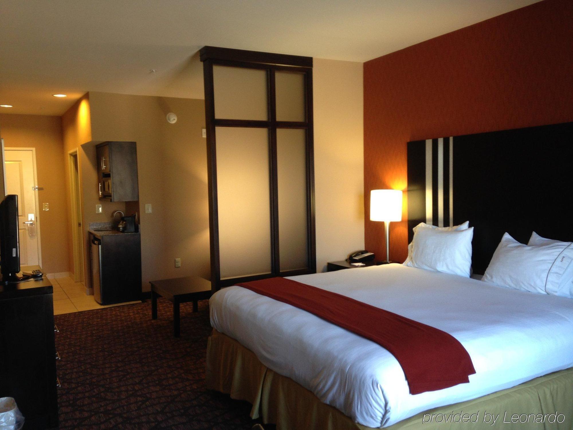 Holiday Inn Express And Suites Alpine By Ihg Экстерьер фото